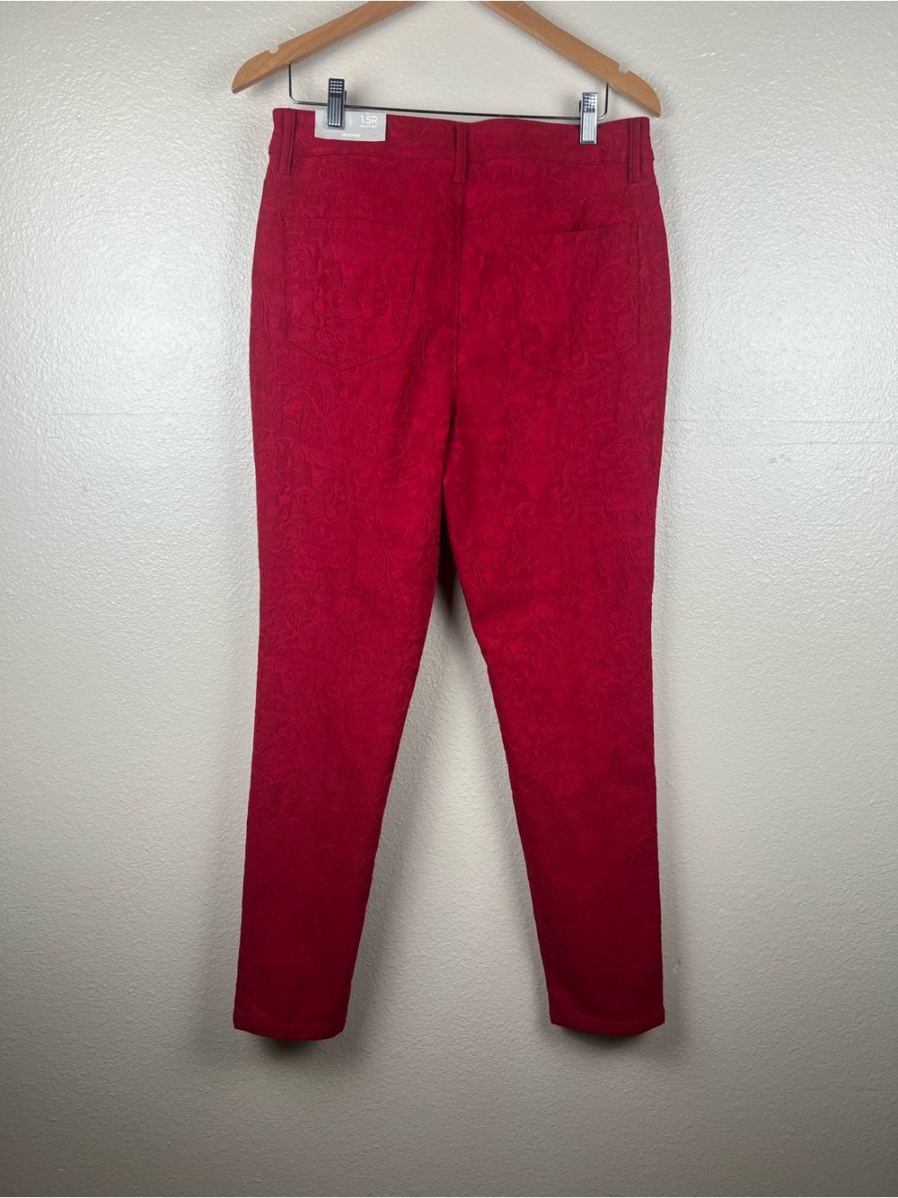 Chico’s Red Jacquard Floral Jeggings 1.5R / 10 NWT - Picture 2 of 9